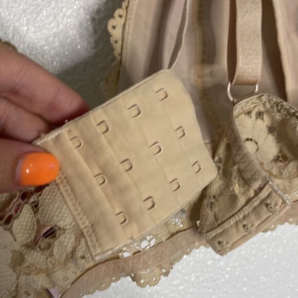 Mombasa- Tan lace nursing bra- Size 40C - Picture 6 of 9